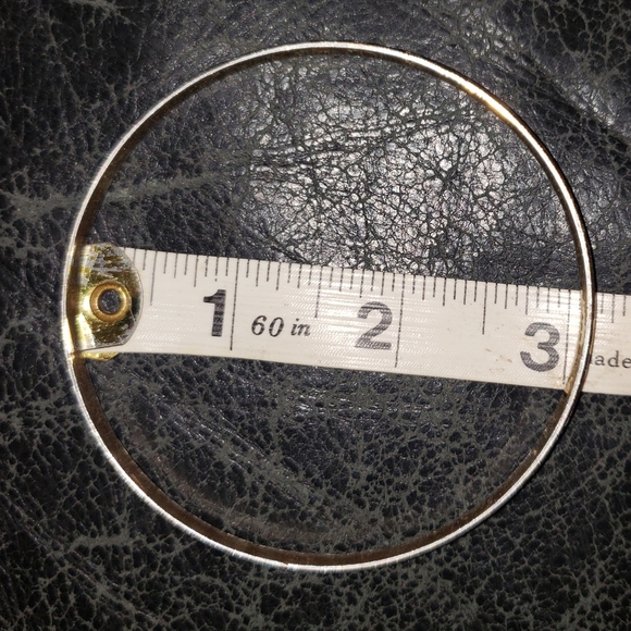 6 bangle bracelets - Picture 2 of 4